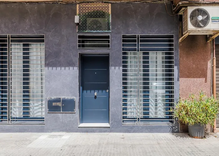 New Lofts Boutique Center *